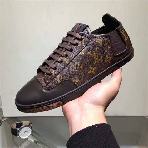 harga sepatu louis vuitton